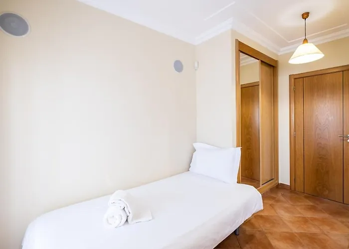 Isabella * Albufeira